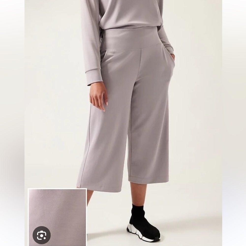 Athleta Seasoft Wide Leg Crop Pants Gray Lilac S